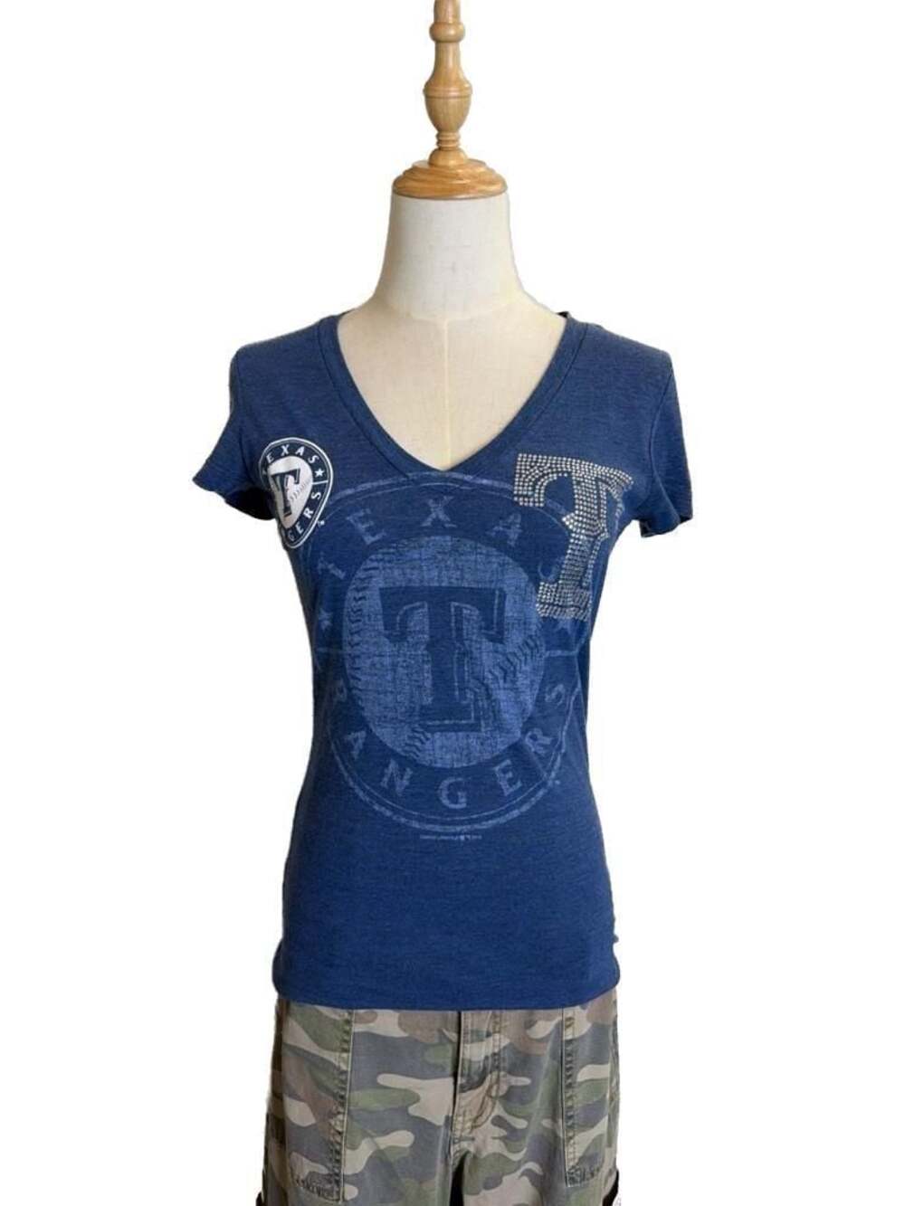 Campus Lifestyle MLB Texas Rangers Rhinestone Graphic V-Neck T-Shirt Size S